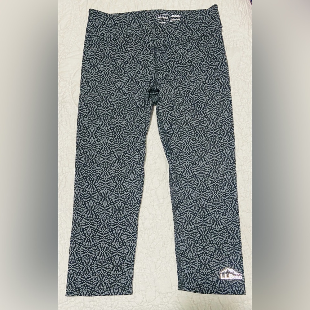 L.L. Bean Black and Gray cropped leggings